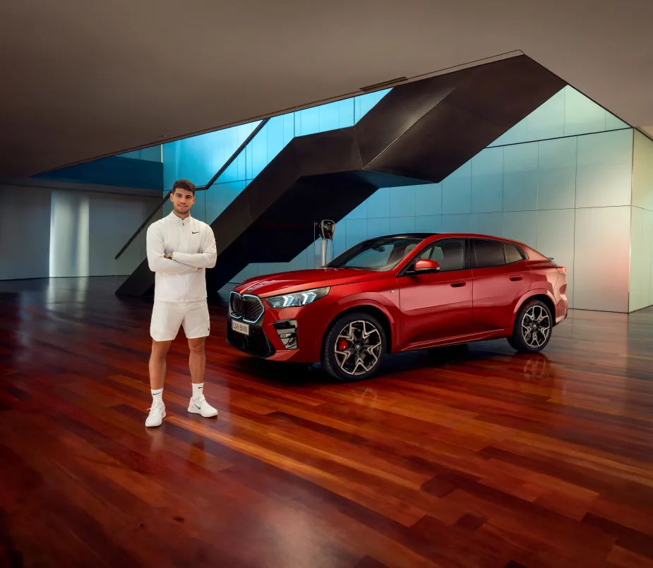 BMW meets No.1 tennis ace Carlos Alcaraz 1 BMW extends its partnership with Spanish tennis ace Carlos Alcaraz.