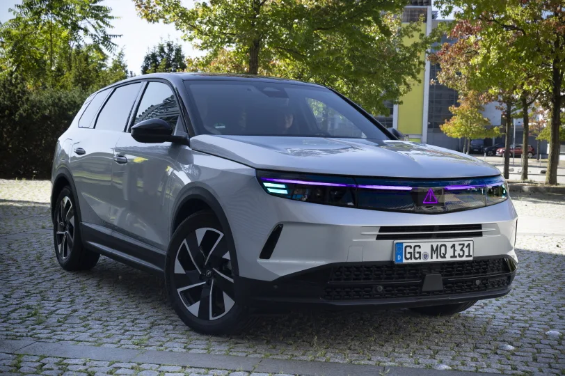 VauxhallShowcaseAI PoweredLightCommunicationinAutomonomousVehicles1 https://mobilityground.com/wp-content/uploads/2025/10/VauxhallShowcaseAI-PoweredLightCommunicationinAutomonomousVehicles10-scaled.webp