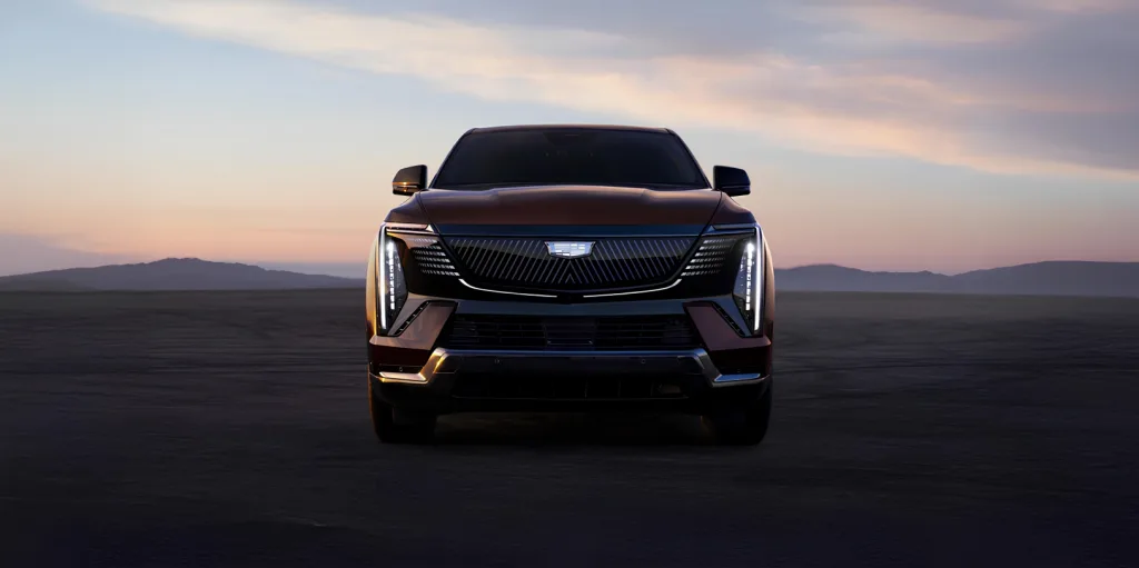 사진 1 에스컬레이드IQ 외관 1 https://mobilityground.com/wp-content/uploads/2025/10/사진-1-에스컬레이드IQ-외관_1.webp