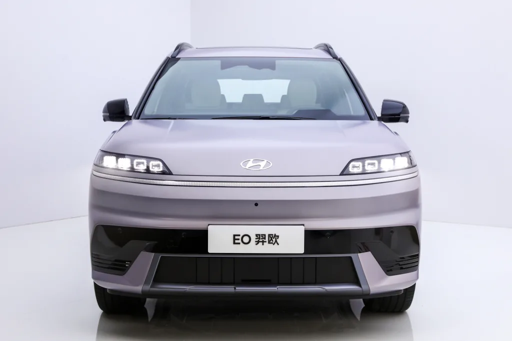 722km 주행에 27분 충전 완료, 현대차 일렉시오 중국 전략 전기차로 전격 출격 2 사진2 현대차의 중국 현지 전략형 전기 SUV 일렉시오 https://mobilityground.com/wp-content/uploads/2025/10/사진1-현대차의-중국-현지-전략형-전기-SUV-일렉시오.webp