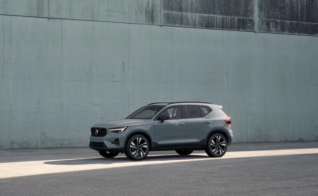 볼보 2026년식 XC40 출시… 다크 테마 추가하고 5,190만원부터 8 사진자료1 볼보자동차코리아 프리미엄 컴팩트 SUV ‘XC40 2026년식 모델 공식 출시 https://mobilityground.com/wp-content/uploads/2025/10/사진자료9_볼보자동차코리아-프리미엄-컴팩트-SUV-‘XC40-2026년식-모델-공식-출시.webp