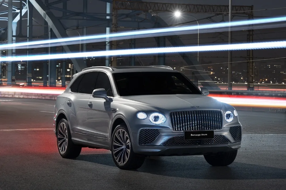 참고 사진 벤틀리 벤테이가 아주르 2 https://mobilityground.com/wp-content/uploads/2025/10/참고-사진-벤틀리-벤테이가-아주르-2.webp