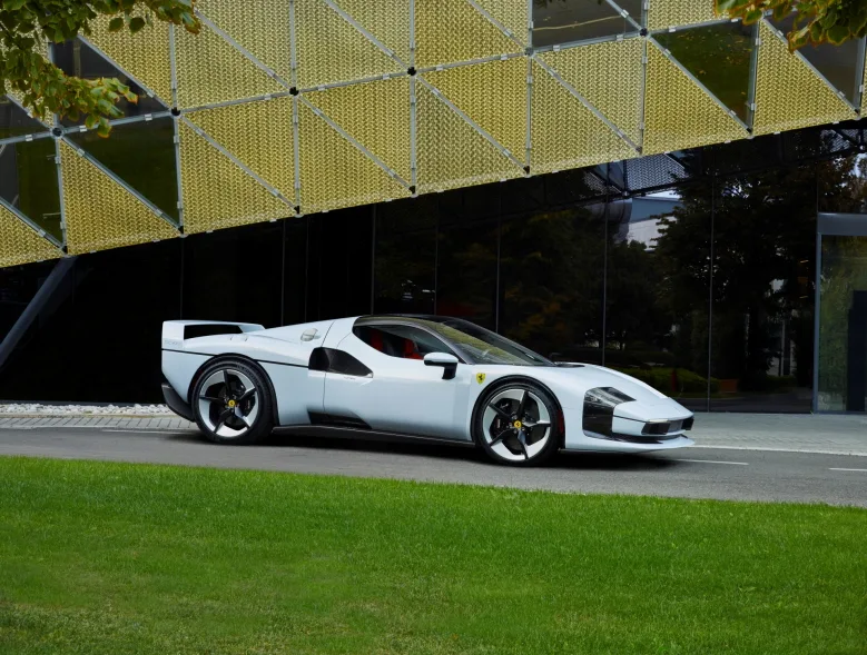 "단 1대만 제작" 페라리 SC40, F40 DNA 담은 296 GTB 기반 원-오프 공개 2 페라리 SC40 1 https://mobilityground.com/wp-content/uploads/2025/10/페라리-SC40_4.webp