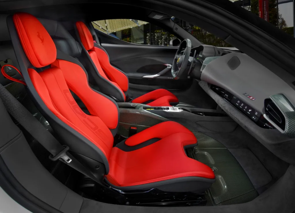 "단 1대만 제작" 페라리 SC40, F40 DNA 담은 296 GTB 기반 원-오프 공개 6 페라리 SC40 24 https://mobilityground.com/wp-content/uploads/2025/10/페라리-SC40_4.webp