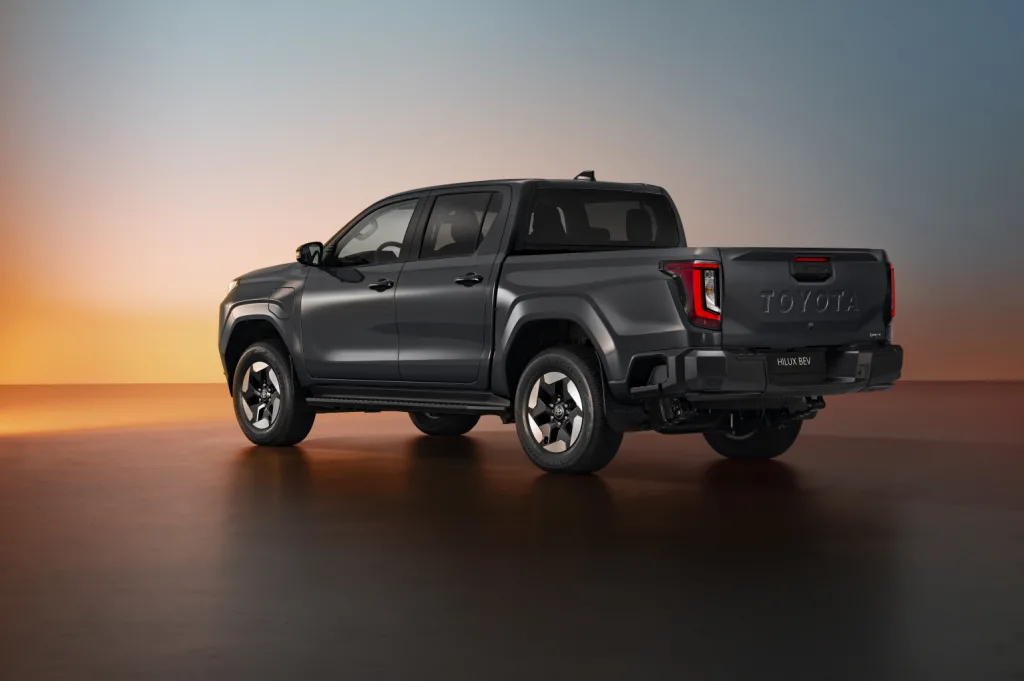 토요타 하이럭스, Toyota announces the all-new Hilux, including a first battery electric version of the iconic pick-up