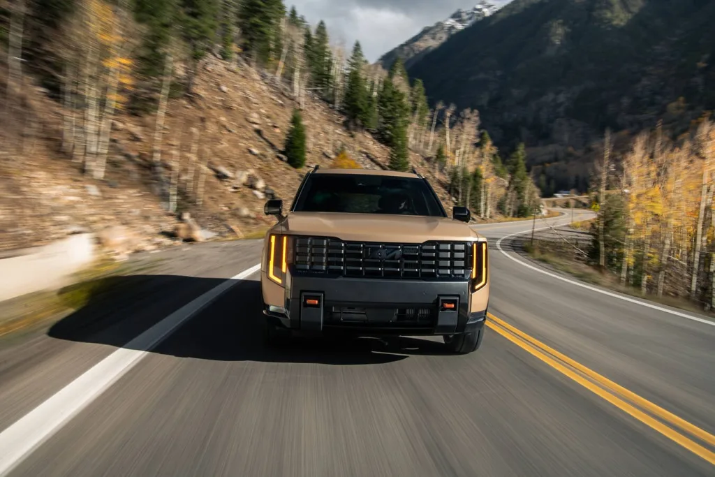 기아 2027 텔루라이드 2세대 공개, 하이브리드 파워트레인 첫 적용 3 23923 2027 Telluride X Pro https://mobilityground.com/wp-content/uploads/2025/11/23932_2027_Telluride_X-Pro.webp