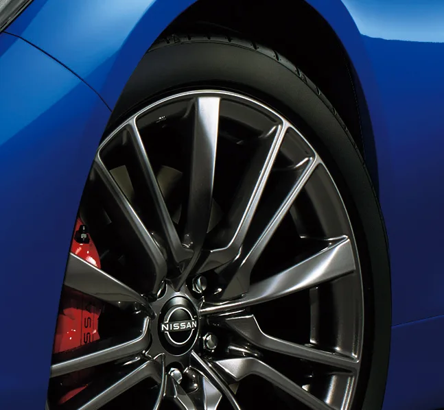 日産, スカイライン 400R Limited 特別限定車 発表 2 닛산 스카이라인, 日産自動車「スカイライン」を一部仕様向上、あわせて特別限定車「400R Limited」を発表