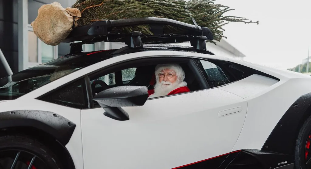 Automobili Lamborghini opened exclusive Christmas gift list 1 람보르기니 크리스마스 선물, Automobili Lamborghini gets ready for the holidays with an exclusive Gift Guide