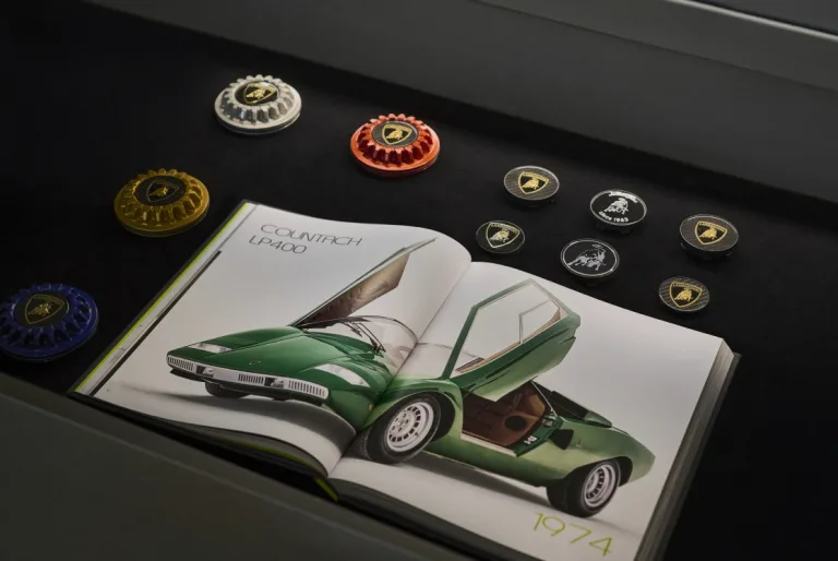 람보르기니 크리스마스 선물, Automobili Lamborghini gets ready for the holidays with an exclusive Gift Guide