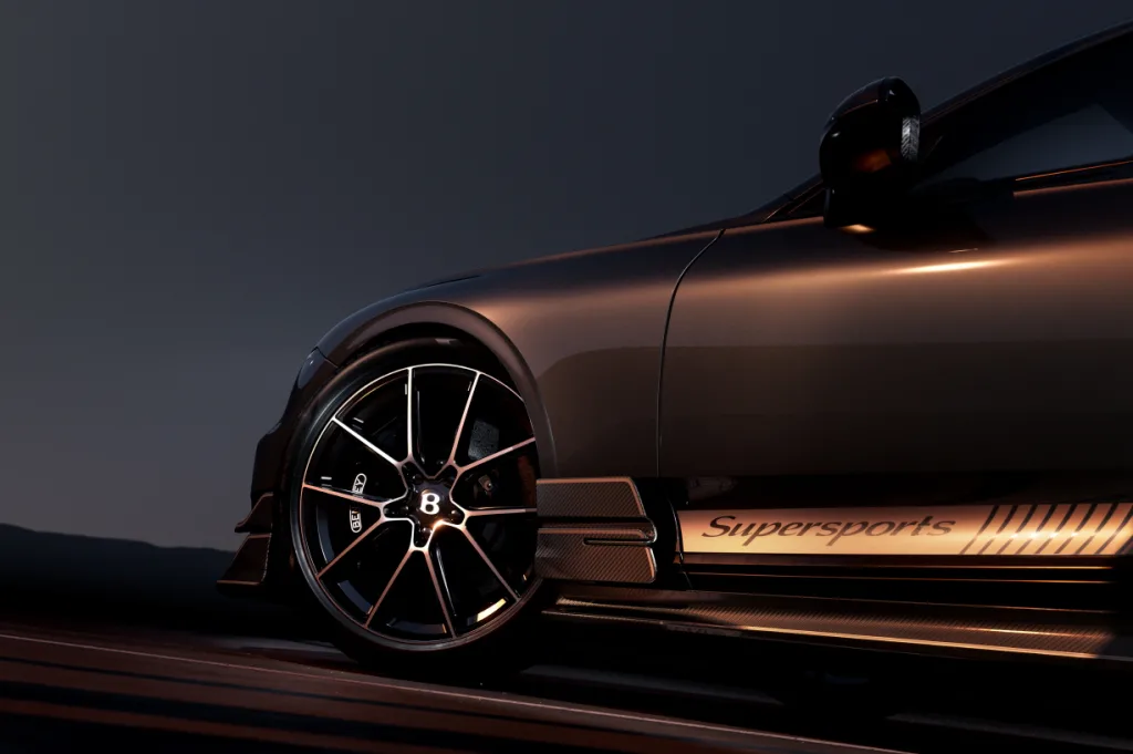 벤틀리 슈퍼스포츠 500대 한정 공개, 100년 만 부활 10 8 New Supersports wheel detail https://mobilityground.com/wp-content/uploads/2025/11/1-New-Supersports-front-3qtr.webp
