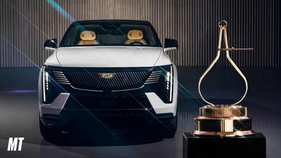 캐딜락 에스컬레이드 IQ, 모터트렌드 2026 SUV 올해의 차 선정 3 Front view of 2026 Cadillac ESCALADE IQ and MotorTrend award https://mobilityground.com/wp-content/uploads/2025/11/2026-Cadillac-Escalade-IQ.webp