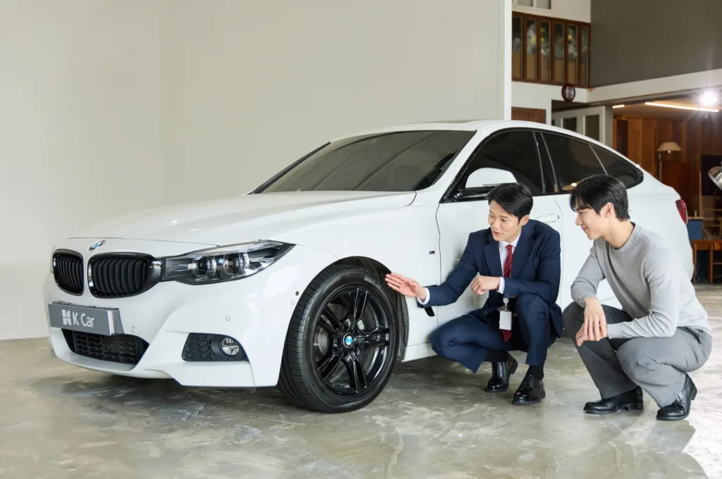 K Car 사진자료 케이카 연말 차 사기 좋은 계절 벤츠 E클래스 시세 최대 15↓ https://mobilityground.com/wp-content/uploads/2025/11/K-Car-사진자료-케이카-연말-차-사기-좋은-계절-벤츠-E클래스-시세-최대-15↓.webp
