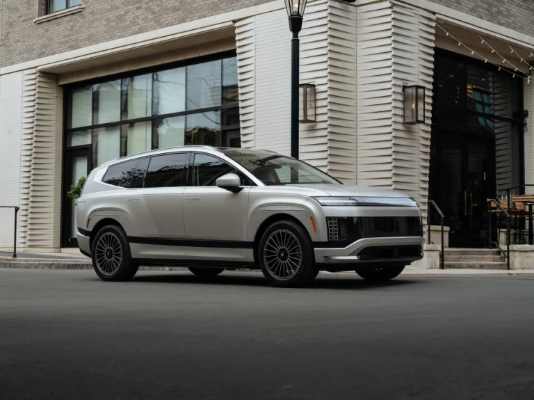 현대 아이오닉 9, Hyundai IONIQ 9 Named "EV of the Year" by the Hispanic Motor Press