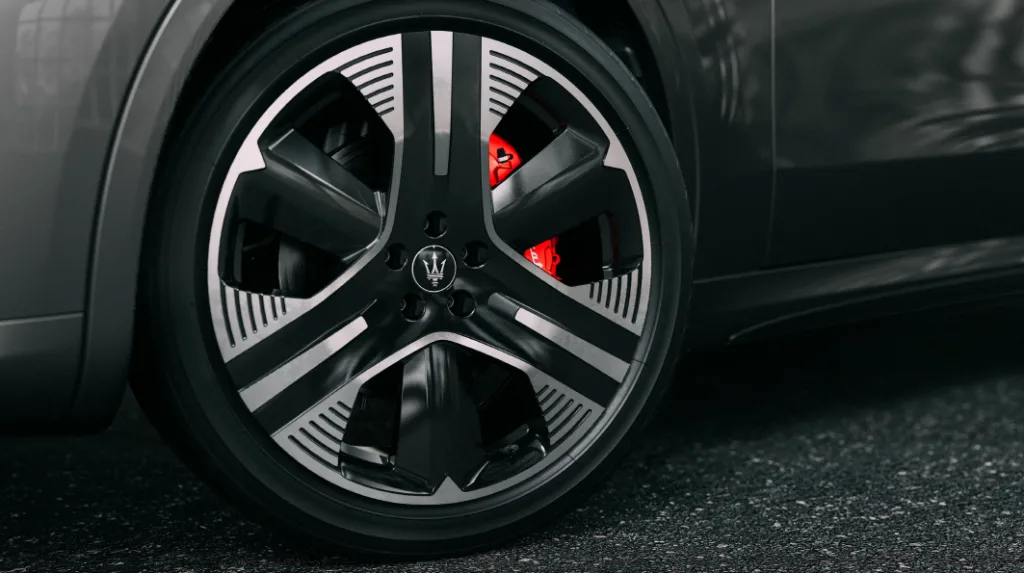 마세라티 그레칼레 폴고레, AWD 디스커넥트 시스템 탑재, 580km 주행 6 MaseratiGrecaleFolgoreMY2262 https://mobilityground.com/wp-content/uploads/2025/11/MaseratiGrecaleTrofeoMdfY26.webp