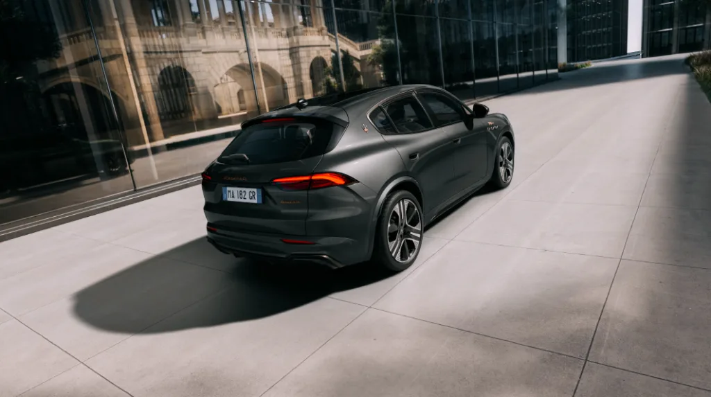 마세라티 그레칼레 폴고레, AWD 디스커넥트 시스템 탑재, 580km 주행 3 MaseratiGrecaleFolgoreMY326 https://mobilityground.com/wp-content/uploads/2025/11/MaseratiGrecaleTrofeoMdfY26.webp