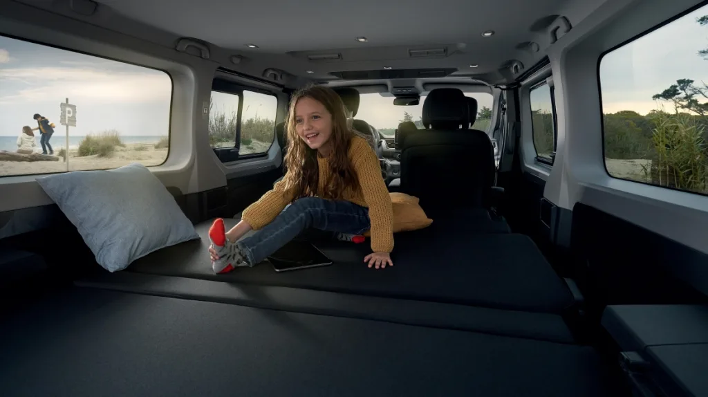 르노 트래픽 에스카파드 보르도 공개, 2026년 초 유럽 출시 4 Renault Trafic Escapade https://mobilityground.com/wp-content/uploads/2025/11/Renault-Trafic-Escapade-4.webp