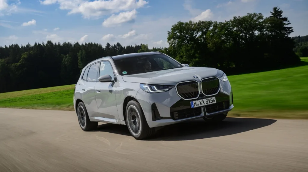 사진2 BMW 코리아 강력한 성능과 첨단 사양 갖춘 ‘뉴 X3 30 xDrive M 스포츠 패키지 프로 출시 https://mobilityground.com/wp-content/uploads/2025/11/사진2-BMW-코리아-강력한-성능과-첨단-사양-갖춘-‘뉴-X3-30-xDrive-M-스포츠-패키지-프로-출시.webp