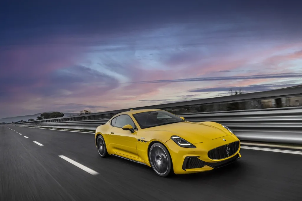 마세라티 이탈리안 고성능 GT (좌)그란투리스모 (우)그란카브리오