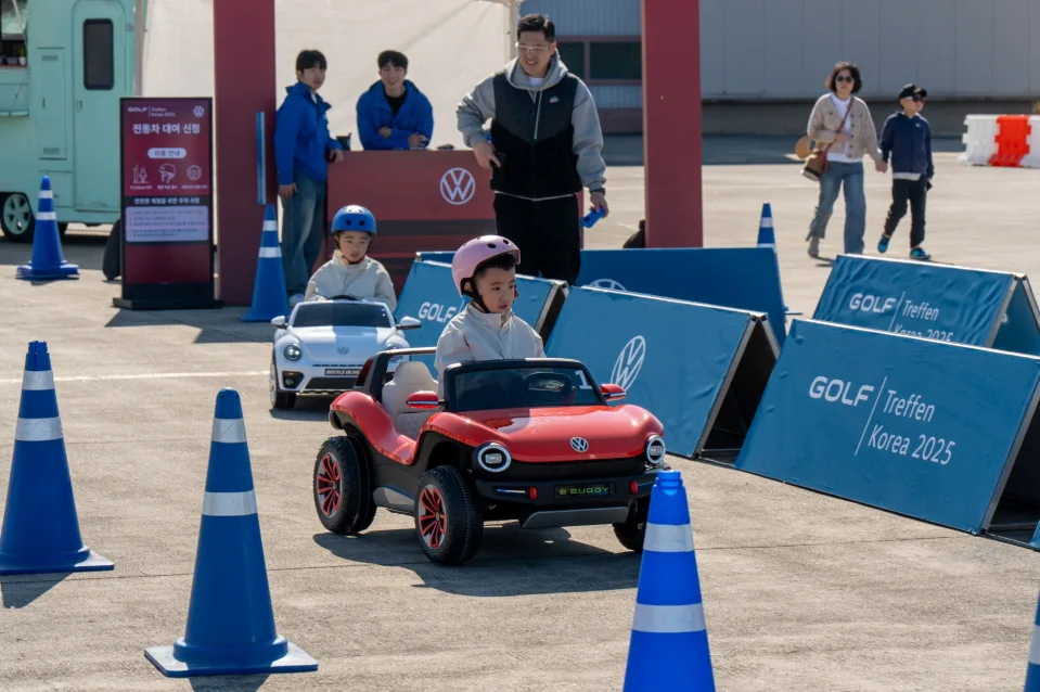 폭스바겐코리아 골프 트레펜 코리아 개최, 100대 골프와 300명 참석자 김포 집결 2 참고사진 2025 폭스바겐 골프 트레펜 코리아 4 https://mobilityground.com/wp-content/uploads/2025/11/참고사진_2025-폭스바겐-골프-트레펜-코리아-9.webp