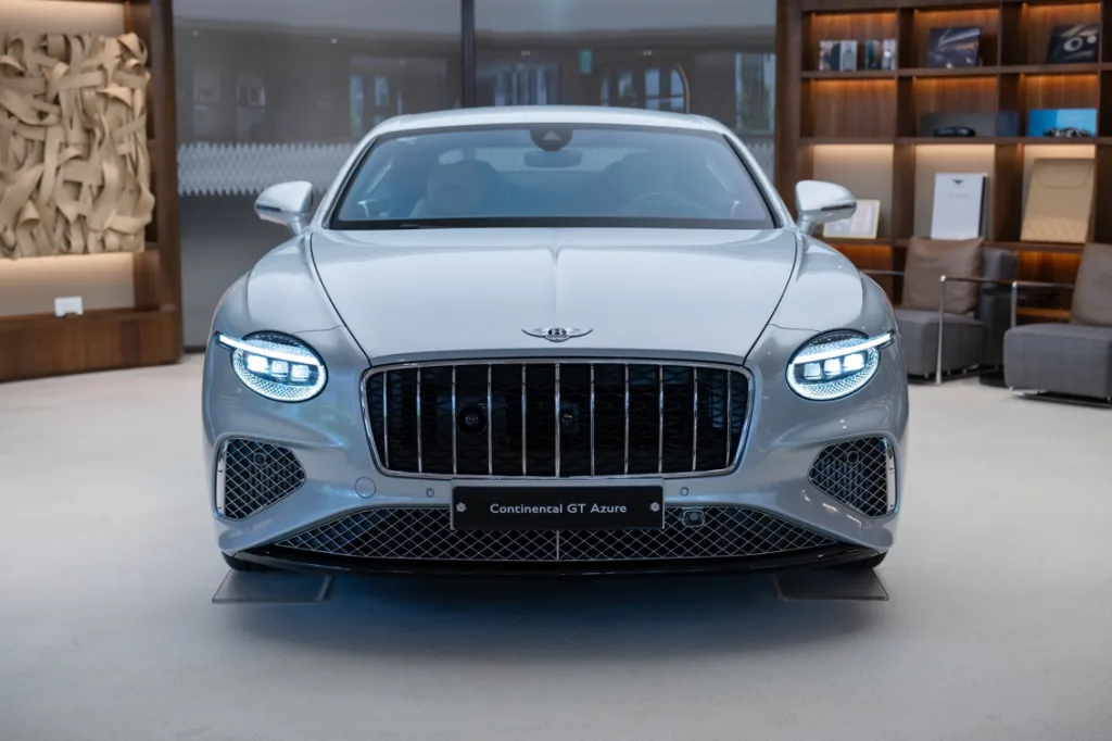 참고사진 벤틀리 컨티넨탈 GT 아주르 벤틀리 큐브 1 https://mobilityground.com/wp-content/uploads/2025/11/참고사진_벤틀리-컨티넨탈-GT-아주르-5.webp