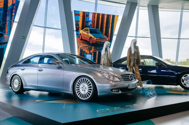 메르세데스-벤츠 박물관에 특별 전시하는 CLS, Four-door coupé elegance: The Mercedes-Benz CLS 350 CGI from the 2006 Geneva Motor Show