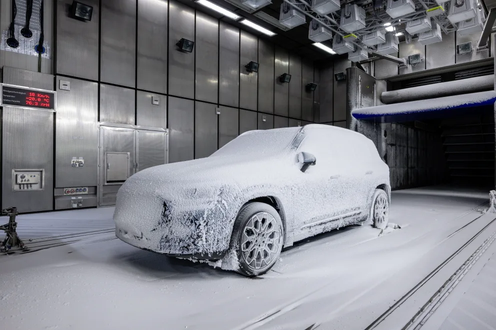 Mercedes-Benz the all-new GLB, -40 to +40℃ is nothing 2 메르세데스-벤츠 디 올-뉴 GLB, Even in the coldest of temperatures, the all-new GLB offers a “Welcome home.” feeling