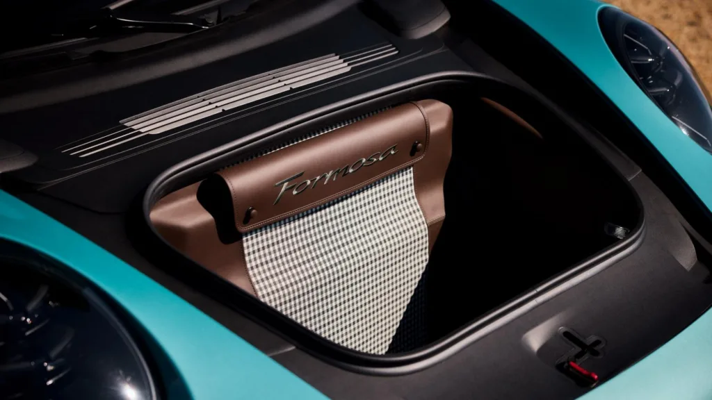 포르쉐 911 카레라 T '포르모사', 대만의 자연을 존더분쉬로 만들다 4 4 1 https://mobilityground.com/wp-content/uploads/2025/12/1.webp