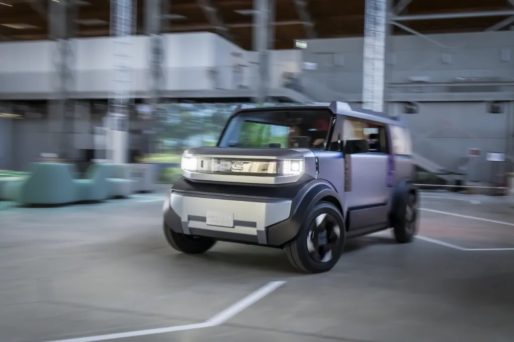 Dacia Hipster Concept 100 https://mobilityground.com/wp-content/uploads/2025/12/Dacia-Hipster-Concept-101.webp