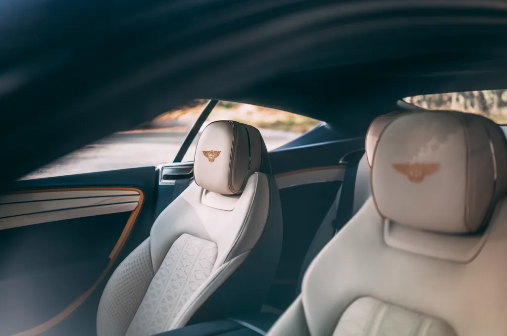 벤틀리, 컨티넨탈 GT 더치 마스터 에디션 공개, 단 3대 원오프 컬렉 8 Dutch Masters 6 https://mobilityground.com/wp-content/uploads/2025/12/Dutch-Masters-1.webp