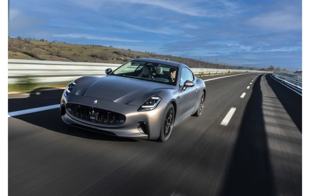 마세라티 그란투리스모 폴고레 https://mobilityground.com/wp-content/uploads/2025/12/로터스-엘레트라-600.webp