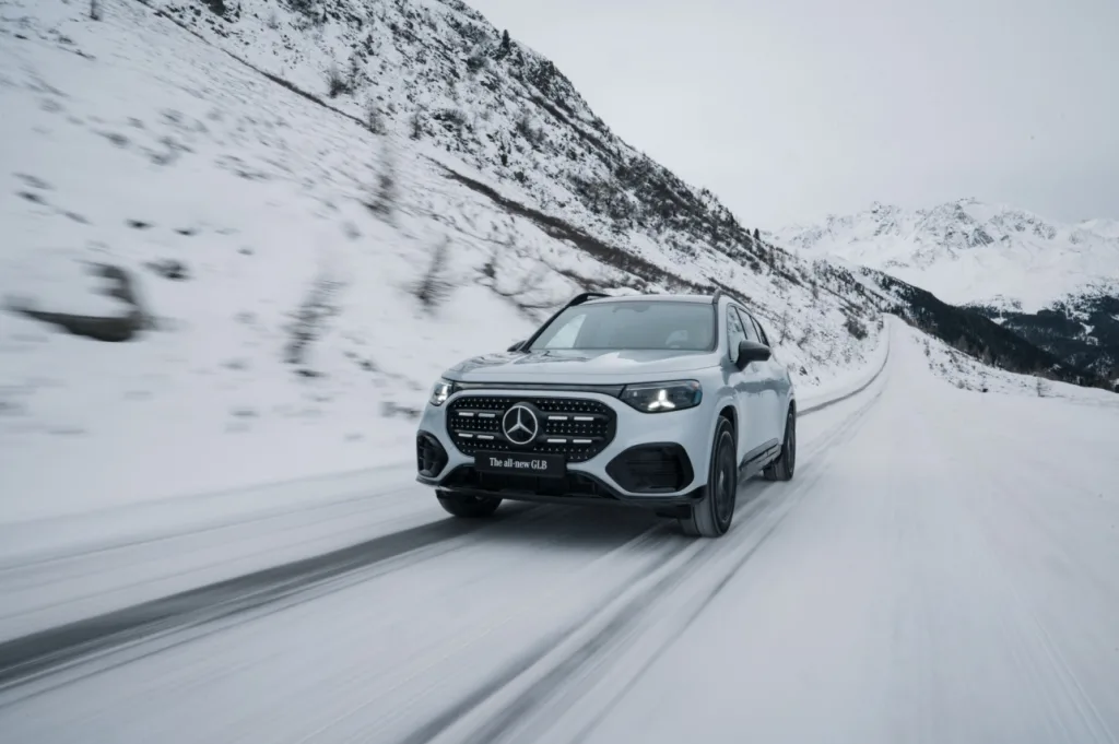 메르세데스-벤츠 디 올-뉴 GLB 공개, 7인승 전기 SUV 2026년 봄 출시 2 사진 2 디 올 뉴 메르세데스 벤츠 GLB https://mobilityground.com/wp-content/uploads/2025/12/사진-1-디-올-뉴-메르세데스-벤츠-GLB.webp