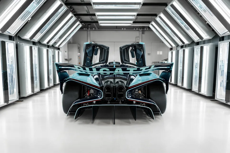 04 2511 BUGATTI Last Bolide edit https://mobilityground.com/wp-content/uploads/2026/01/01-2511-BUGATTI-Last-Bolide.webp