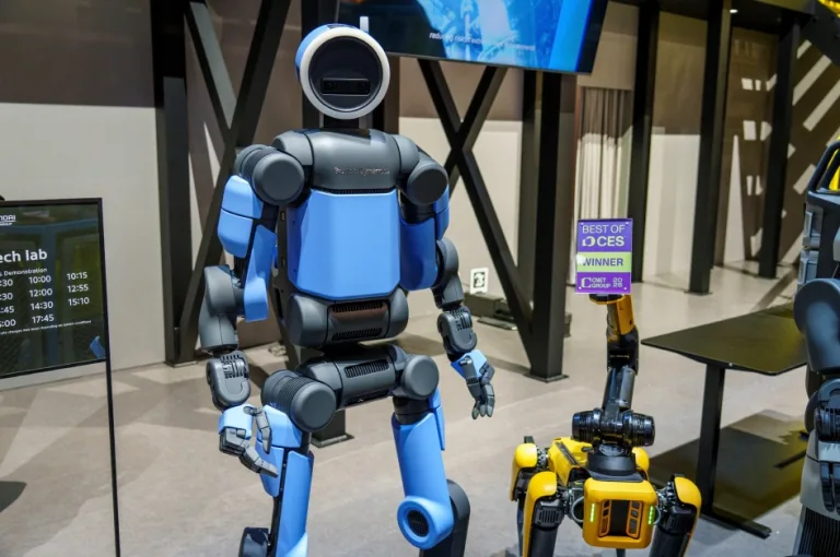 현대자동차 그룹 CES 2026 아틀라스, 스팟 CNET , Hyundai Motor Group Marks CES 2026 with Major AI Robotics Announcements and Accolades