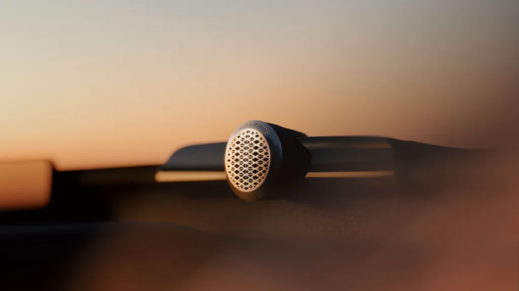 Bowers Wilkins Tweeter on top https://mobilityground.com/wp-content/uploads/2026/01/EX60-Central-screen.webp