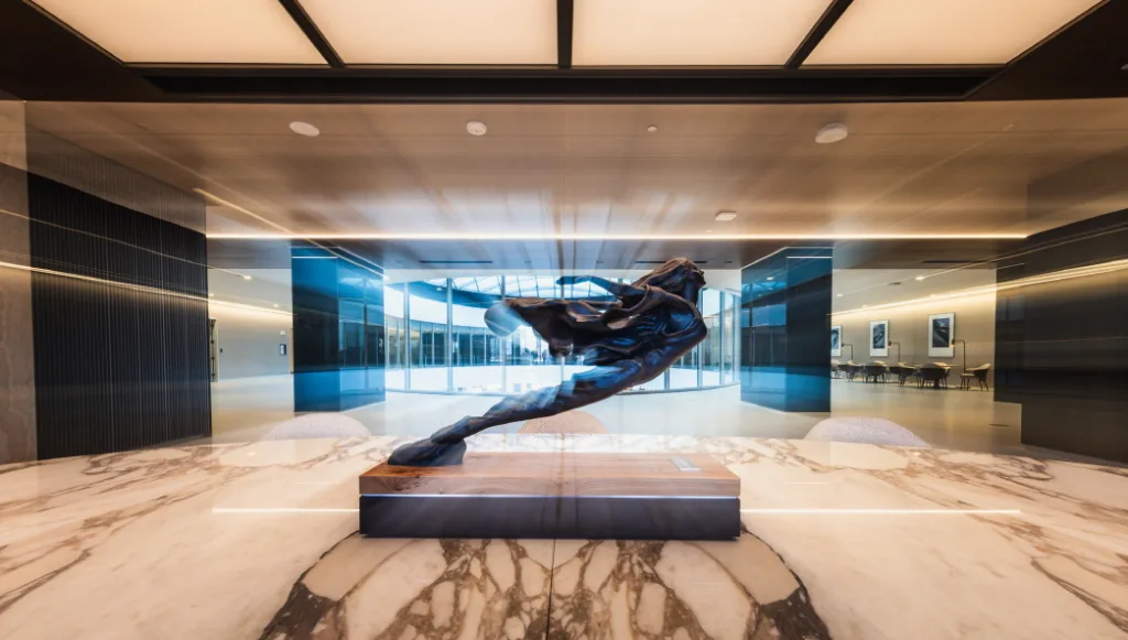 Cadillac Goddess Statue 2 https://mobilityground.com/wp-content/uploads/2026/01/AP9_0560_3_104150.webp