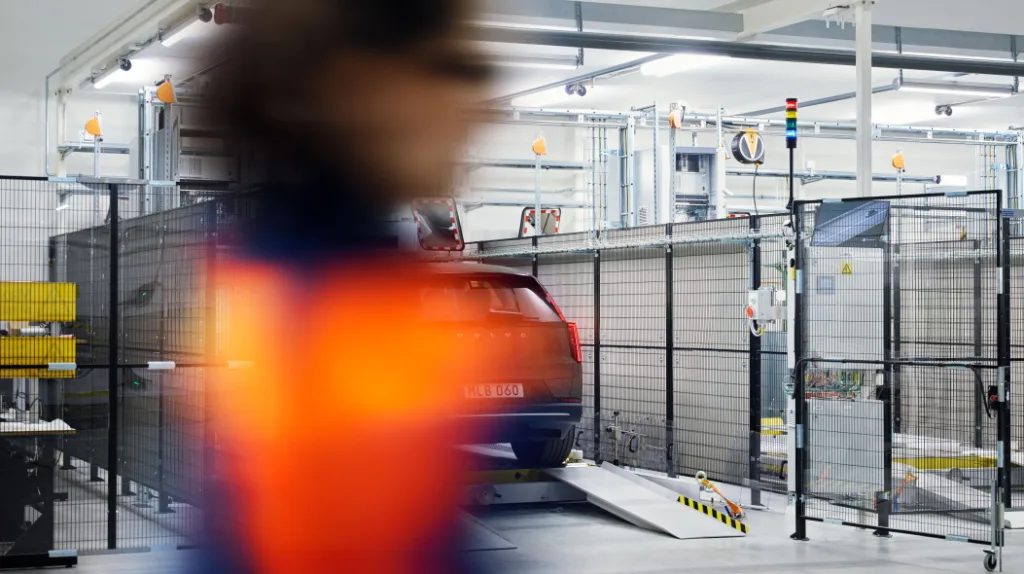 EX60 at Volvo Cars Software center https://mobilityground.com/wp-content/uploads/2026/01/EX60-side-profile.webp