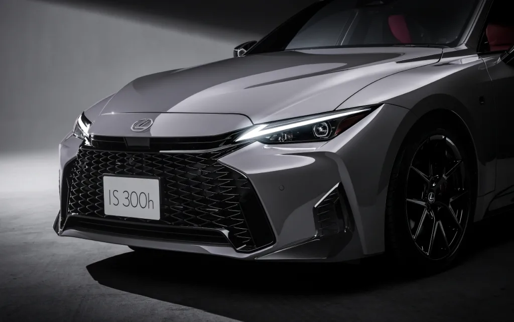 렉서스 IS300h, 주행 성능에 디자인 바꿨다, F-SPORT 에디션도 추가 10 IS FunctionContents 014 https://mobilityground.com/wp-content/uploads/2026/01/IS_styles_005.webp