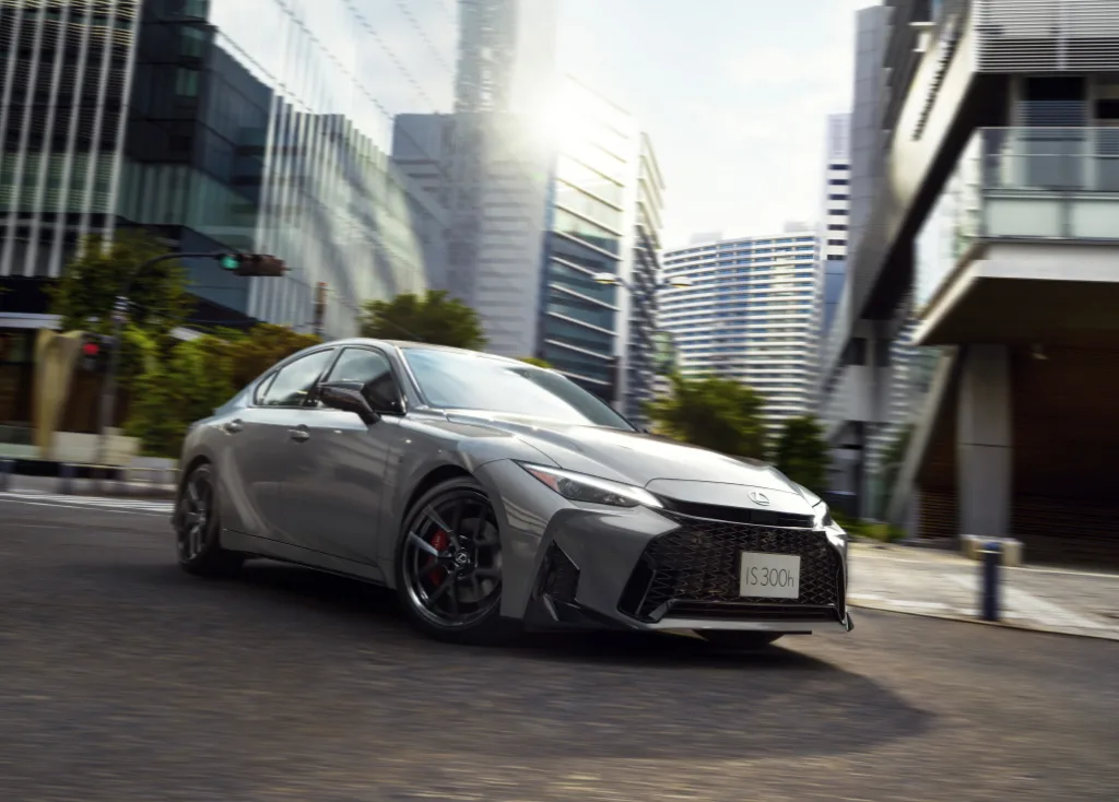 렉서스 IS300h, 주행 성능에 디자인 바꿨다, F-SPORT 에디션도 추가 1 IS styles 005 https://mobilityground.com/wp-content/uploads/2026/01/IS_styles_005.webp