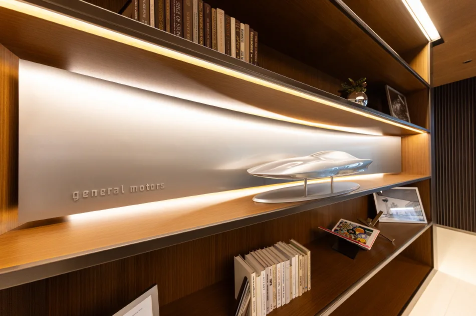 Interior GM global headquarters 2 https://mobilityground.com/wp-content/uploads/2026/01/AP9_0560_3_104150.webp