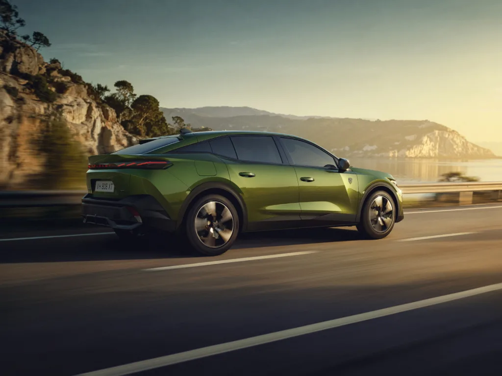 푸조 408, PEUGEOT 408