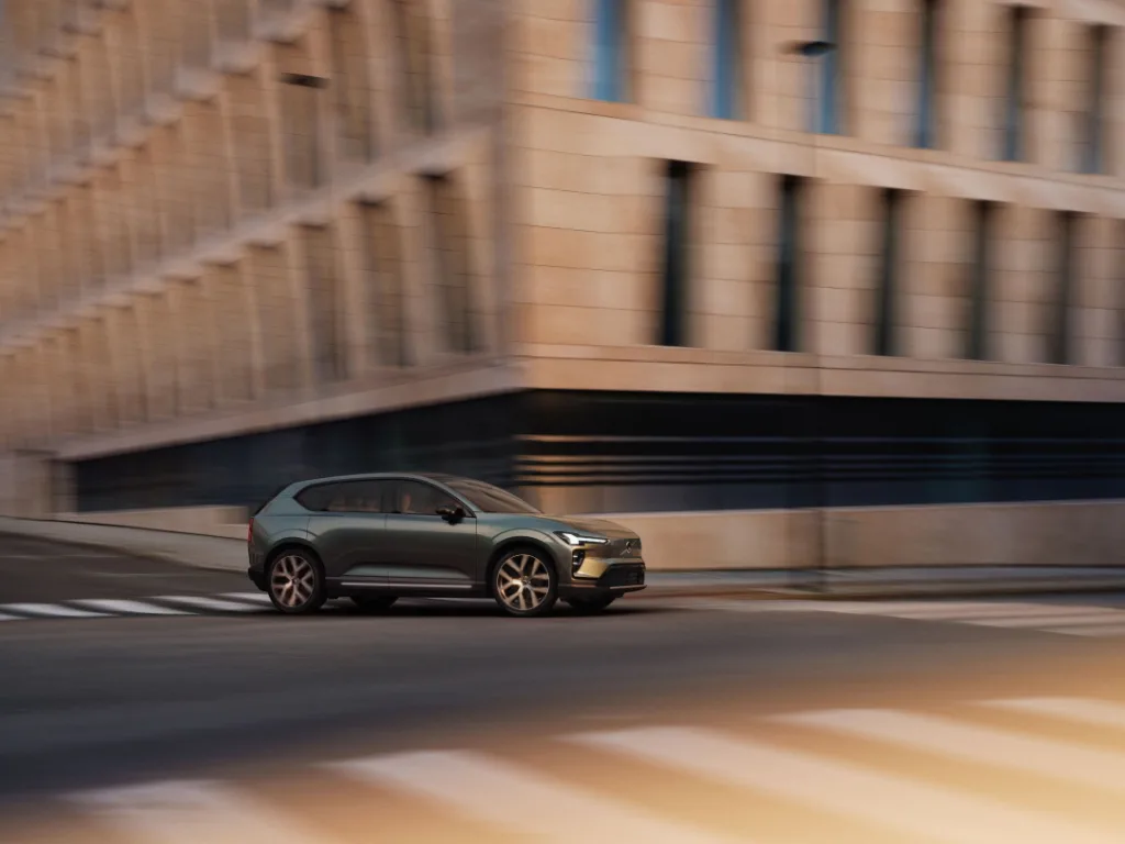 Volvo EX6017 https://mobilityground.com/wp-content/uploads/2026/01/Volvo_EX6018.webp