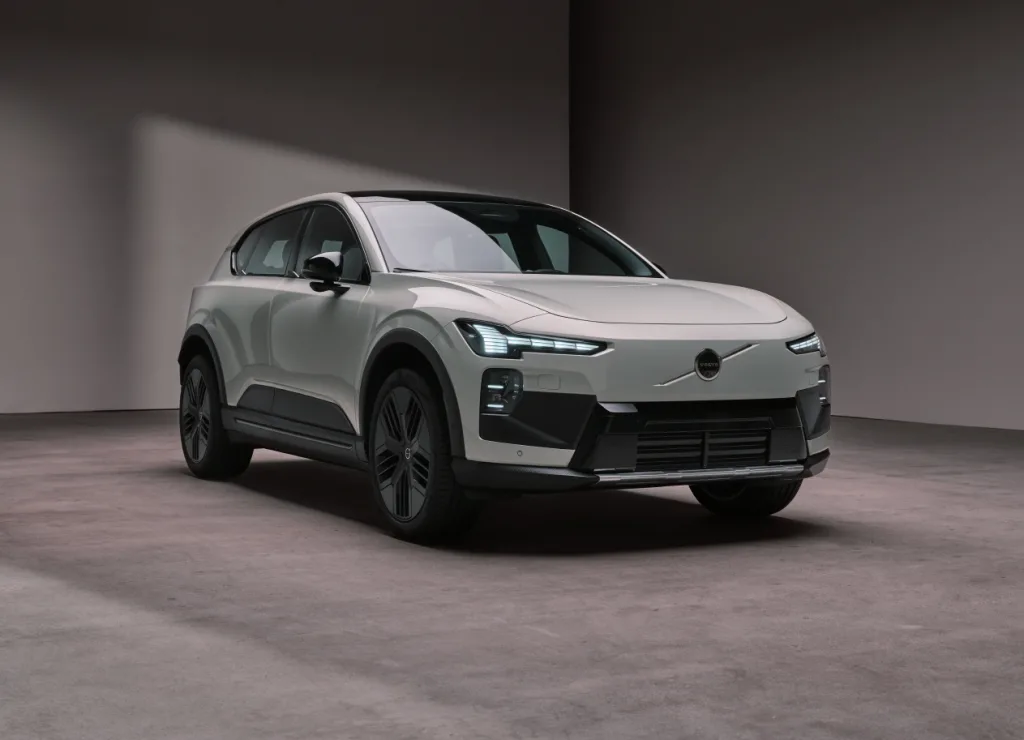 볼보 EX60 크로스 컨트리 공개,유럽 사전주문 시작, 올해 후반 출시 2 Volvo EX60 Cross Country Studio39 https://mobilityground.com/wp-content/uploads/2026/01/Volvo_EX60_Cross_Country10.webp