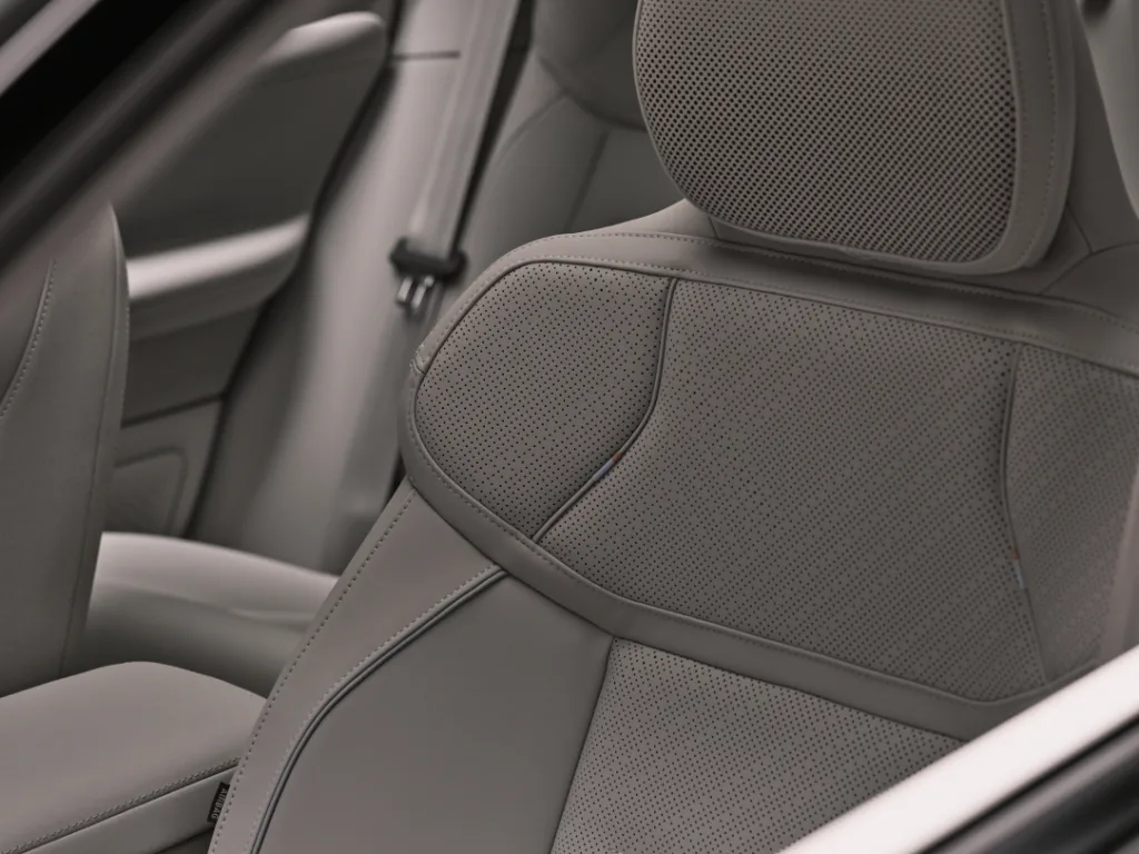 Volvo EX60 studio12 https://mobilityground.com/wp-content/uploads/2026/01/Volvo_EX6018.webp