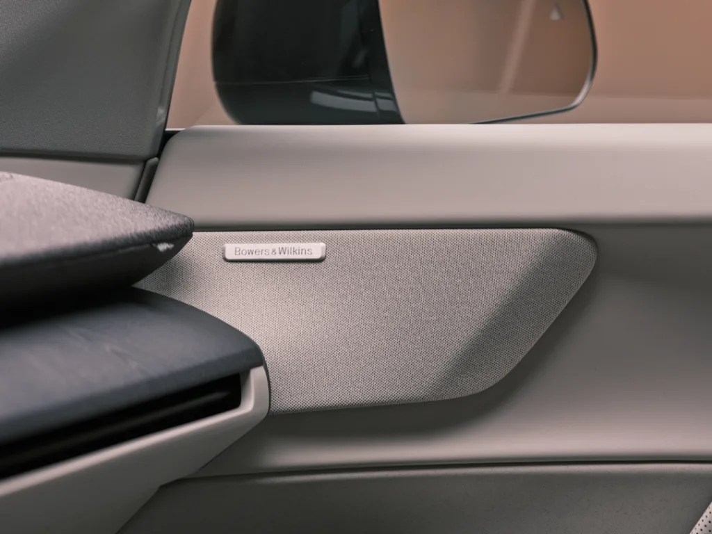 Volvo EX60 studio7 https://mobilityground.com/wp-content/uploads/2026/01/Volvo_EX6018.webp