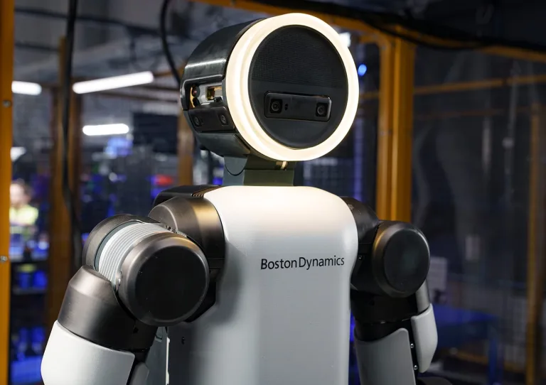 보스턴 다이나믹스 아틀라스 CES 2026 공개, 물량 벌써 완판, Boston Dynamics Unveils New Atlas Robot to Revolutionize Industry