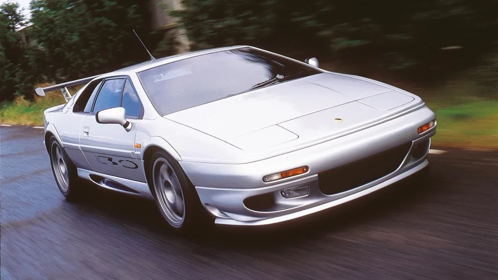 로터스 미드십 역사 총정리, 유로파부터 에미라까지 60년의 진화 2 로터스 에스프리Esprit https://mobilityground.com/wp-content/uploads/2026/01/로터스-유로파Europa.webp