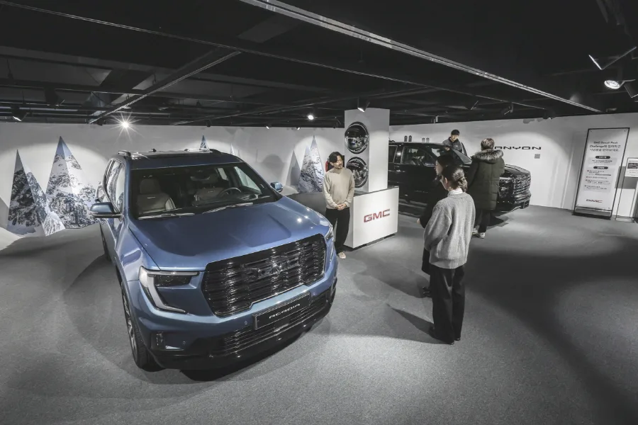 GMC 그랜드 런치 팝업스토어 성수동, 1월 29일~2월 1일 4일간 운영 5 사진 11 GMC 팝업스토어 아카디아 전시 https://mobilityground.com/wp-content/uploads/2026/01/사진-1-GMC-팝업스토어.webp