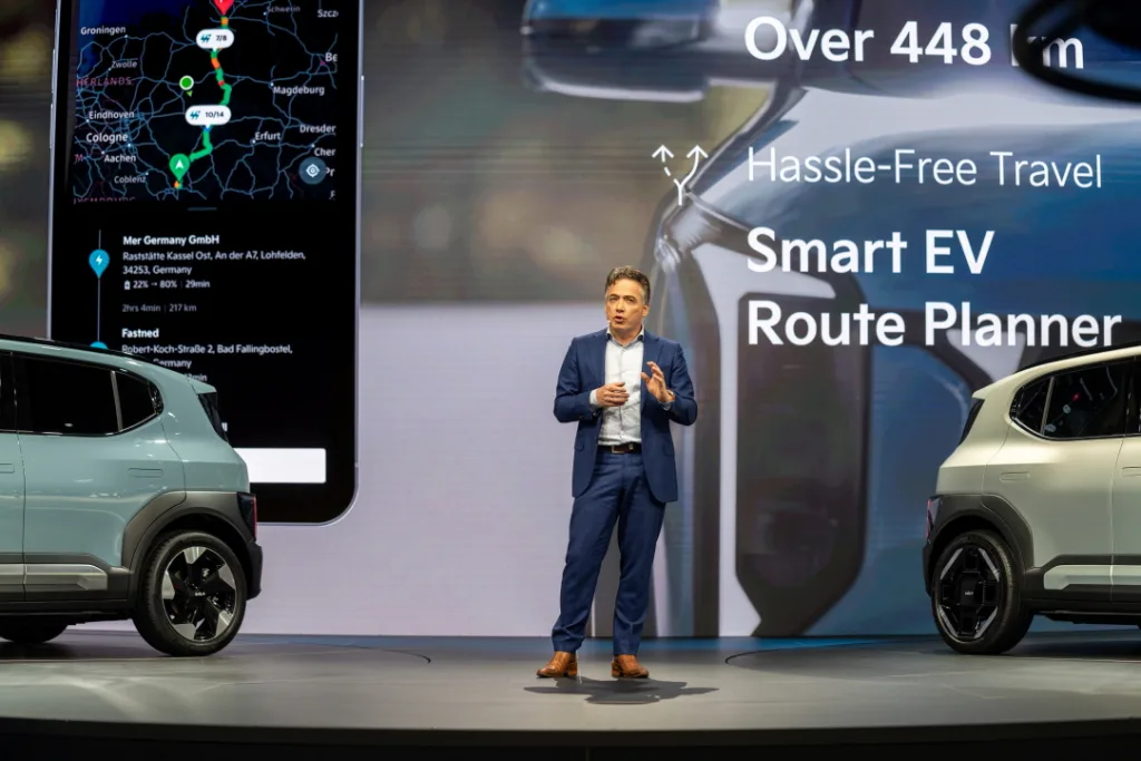 기아 EV2 세계 최초 공개, 61.0kWh 배터리 최대 448km 주행거리 2 사진 15 기아 ‘2026 브뤼셀 모터쇼 참가 ‘더 기아 EV2 세계 최초 공개 https://mobilityground.com/wp-content/uploads/2026/01/사진-1-EV2-외장.webp