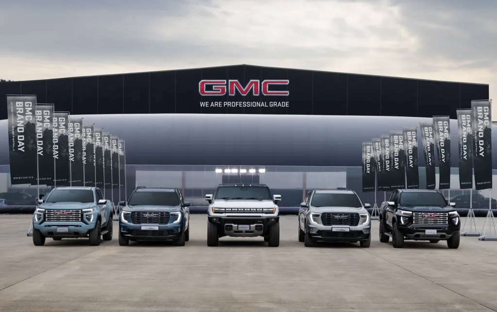 GMC 브랜드 데이 개최, 허머 EV·아카디아·캐니언 한국 출시 발표 1 사진 2 GMC 브랜드데이 신차 3종 https://mobilityground.com/wp-content/uploads/2026/01/사진-2-GMC-브랜드데이_신차-3종.webp