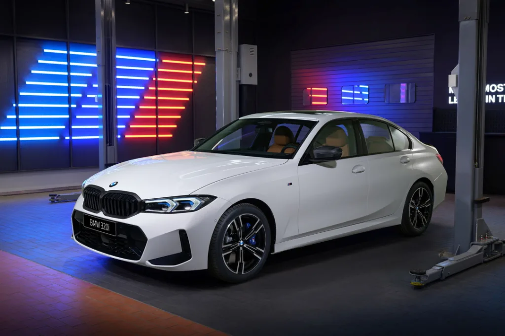 사진1 BMW 320i M 스포츠 M 퍼포먼스 파츠 에디션 https://mobilityground.com/wp-content/uploads/2026/01/사진1-BMW-320i-M-스포츠-M-퍼포먼스-파츠-에디션.webp